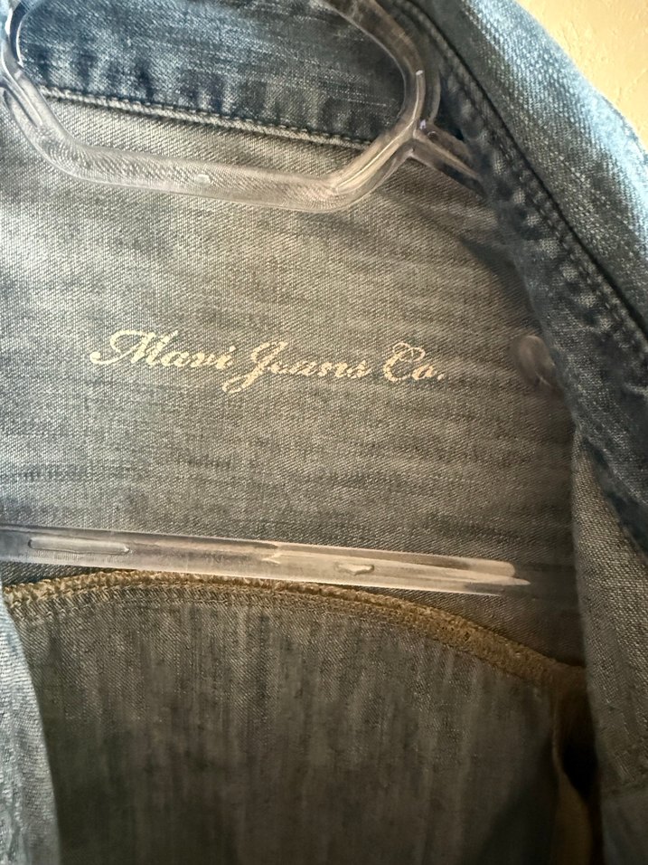 Uzun Kollu Düğmeli Mavi Denim Gömlek - Görsel 2