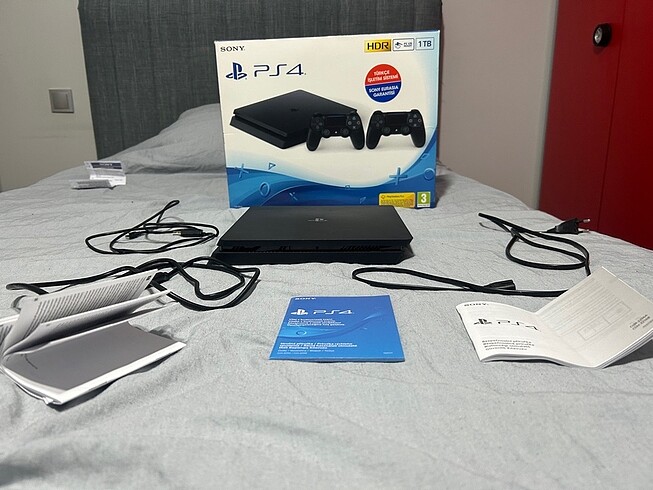 PLAYSTATION 4 SLIM 1 TB