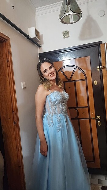 Nişan elbisesi