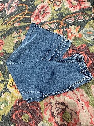 Trendyol milla yandan yırtmaçlı jean