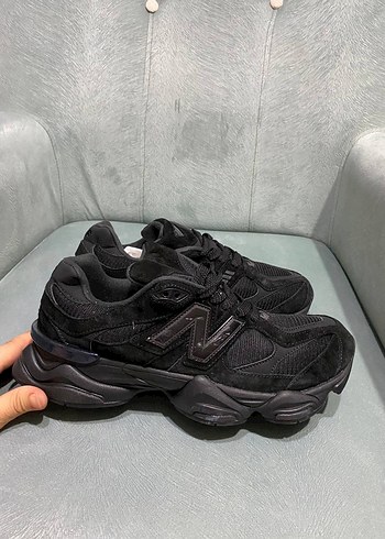 New Balance 44