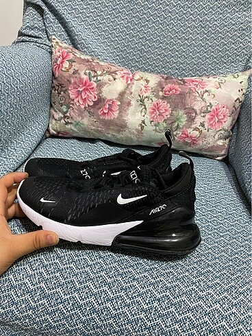 38 Beden air max 270