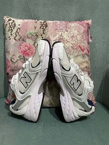 39,5 Beden beyaz Renk New balance 530