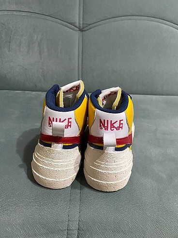 40 Beden sarı Renk Nike blazer sacai
