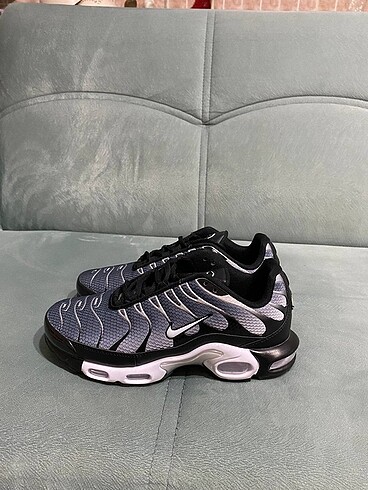 42 Beden siyah Renk Air max plus tn, shox