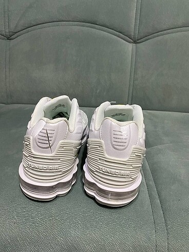 45 Beden beyaz Renk Air max plus tn, shox