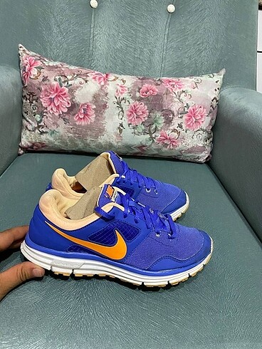 Nike koşu yürüyüş