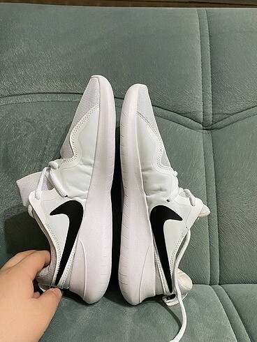 42 Beden beyaz Renk Nike runnig, tanjun