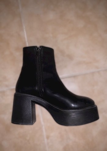 Kadın Siyah Deri Gotik Platform Topuklu Bot
