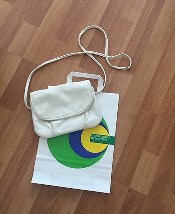 Benetton Çapraz Askılı Çanta