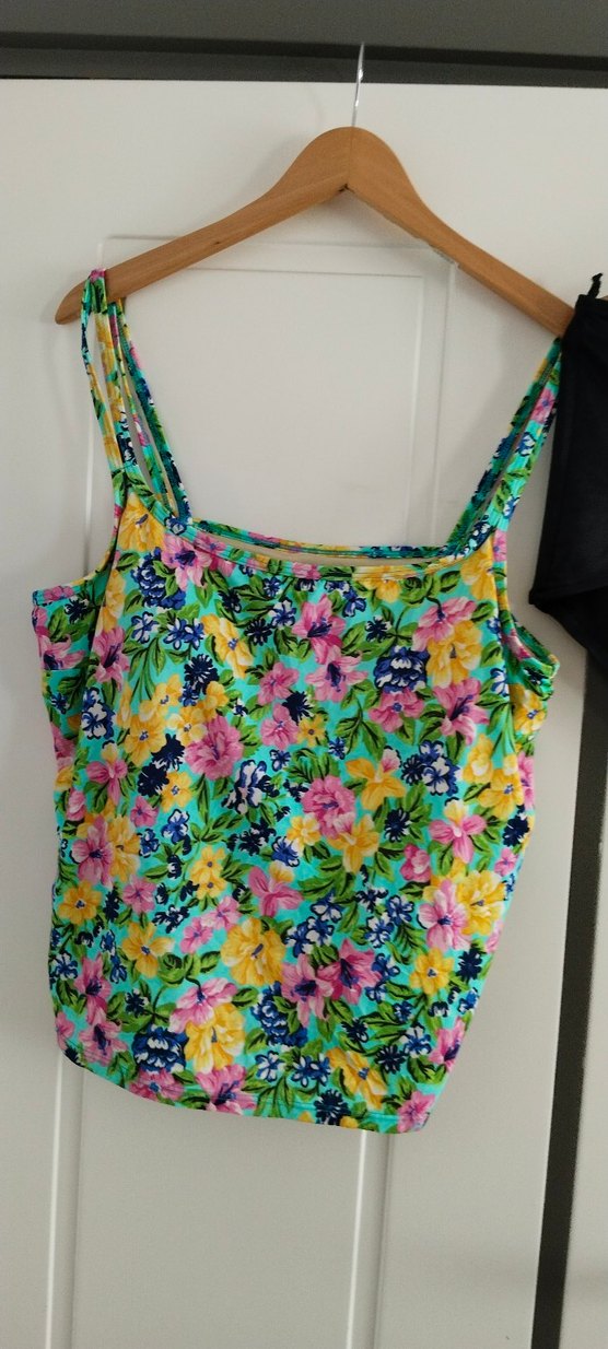 Çiçek Desenli Mini Askılı Kadın Mayo - Görsel 2