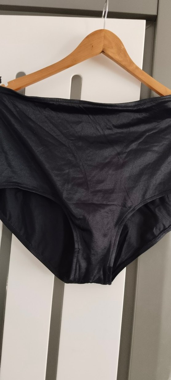 Çiçek Desenli Mini Askılı Kadın Mayo - Görsel 3