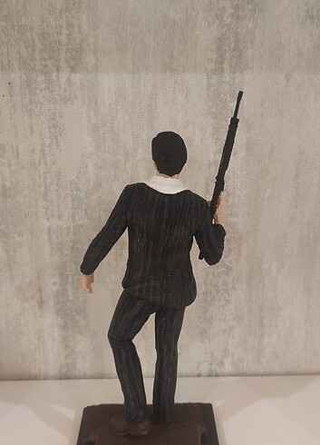 Tony Montana el yapımı figür - Görsel 7