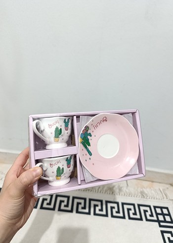 Pembe Kaktüs Desenli Porselen Fincan ve Tabağı - Görsel 2