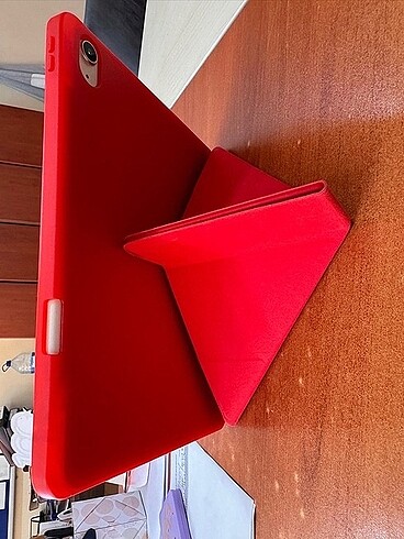 Apple İPad Air 6, kalem bölmeli kılıf.