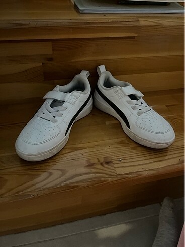 33 Beden beyaz Renk Puma spor ayyakabı