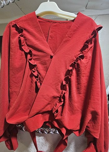 Kırmızı Fırfırlı Kadın Keten Bluz - Görsel 2