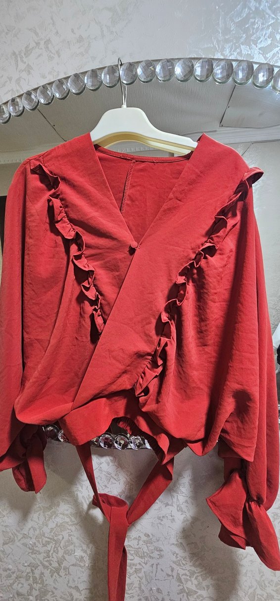Kırmızı Fırfırlı Kadın Keten Bluz - Görsel 2