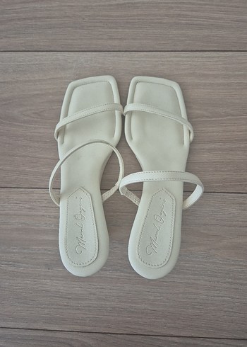 Krem Minimalist Dolgu Topukllu Kadın Sandalet