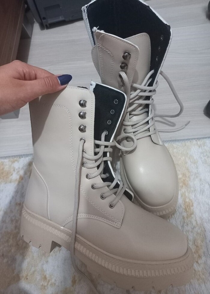 Krem Rengi Bot - Görsel 5