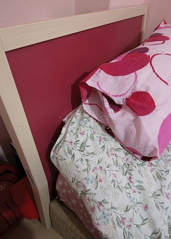 Beden pembe Renk tek kişilik bazalı yatak