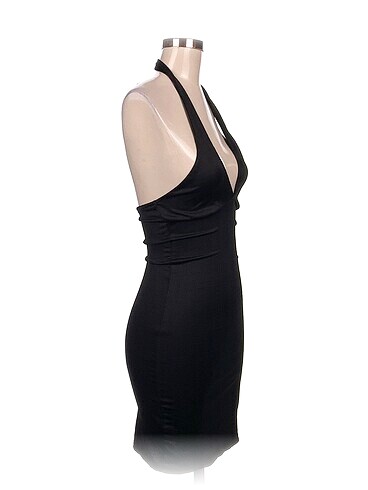 H&M H&M Kısa Elbise %70 İndirimli.