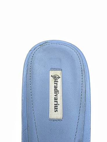 39 Beden mavi Renk Stradivarius Terlik %70 İndirimli.