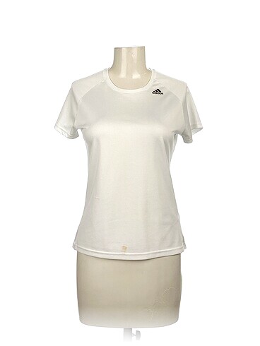 Adidas T-shirt %70 İndirimli.