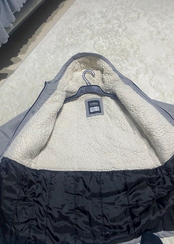 Gri Kışlık Kapüşonlu içi tüylü Mont - Görsel 2