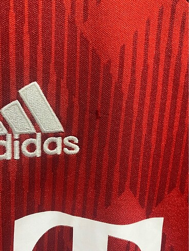 m Beden kırmızı Renk Orijinal Adidas forma