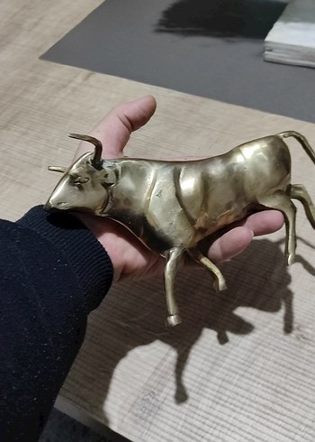 PİRİNÇ Parlak Altın Renkli Boğa Figürü - Görsel 3