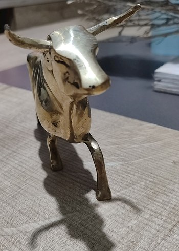 PİRİNÇ Parlak Altın Renkli Boğa Figürü - Görsel 4