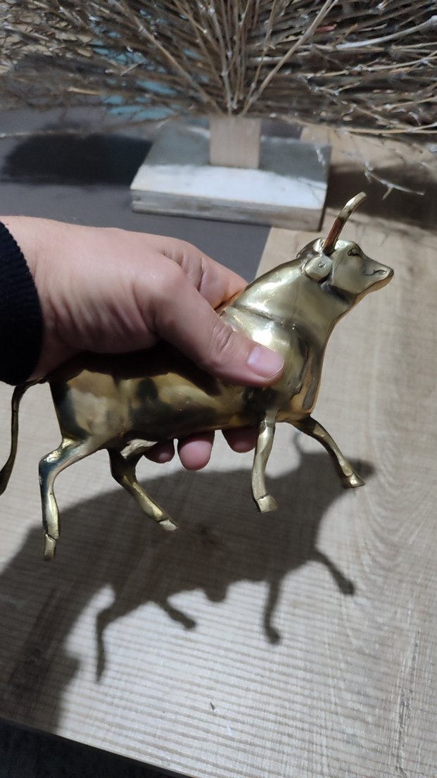 PİRİNÇ Parlak Altın Renkli Boğa Figürü - Görsel 5