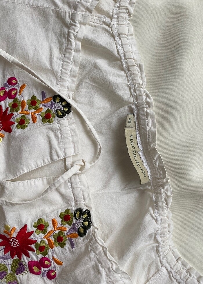 Beyaz Üst Giyim - Görsel 2