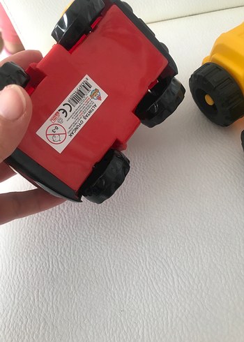 Renkli Kırmızı Oyuncak Kamyon ve Yol Silindiri - Görsel 6