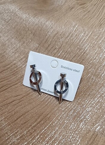 Accessorize Çivili Küpe