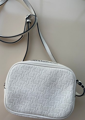 Calvin Klein Calvin Klein Beyaz Deri Kadın Çapraz Çanta