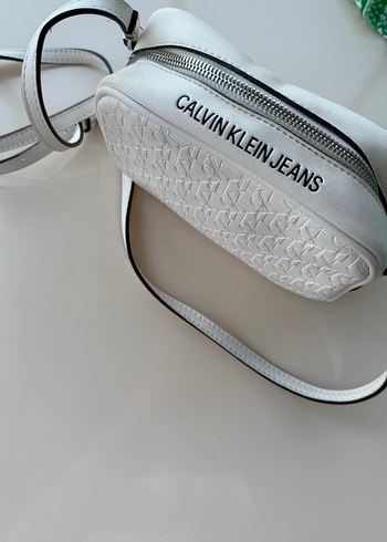 Calvin Klein Beyaz Deri Kadın Çapraz Çanta
