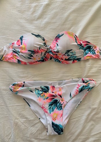 H&M çiçekli bikini takımı