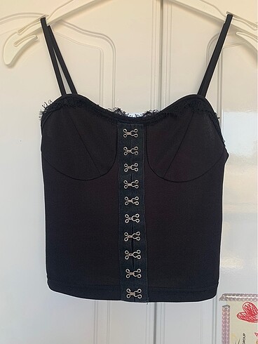 Trendyol & Milla Siyah gotik crop