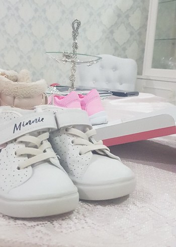 Beyaz Minnie Baskılı Kız Çocuk Spor Ayakkabı - Görsel 3