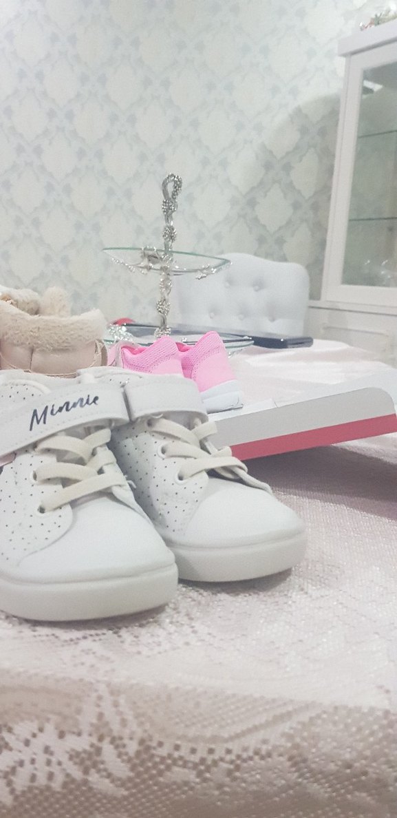 Beyaz Minnie Baskılı Kız Çocuk Spor Ayakkabı - Görsel 3