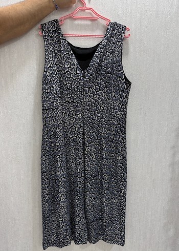 Gri Pul Detaylı Midi Elbise - Görsel 2