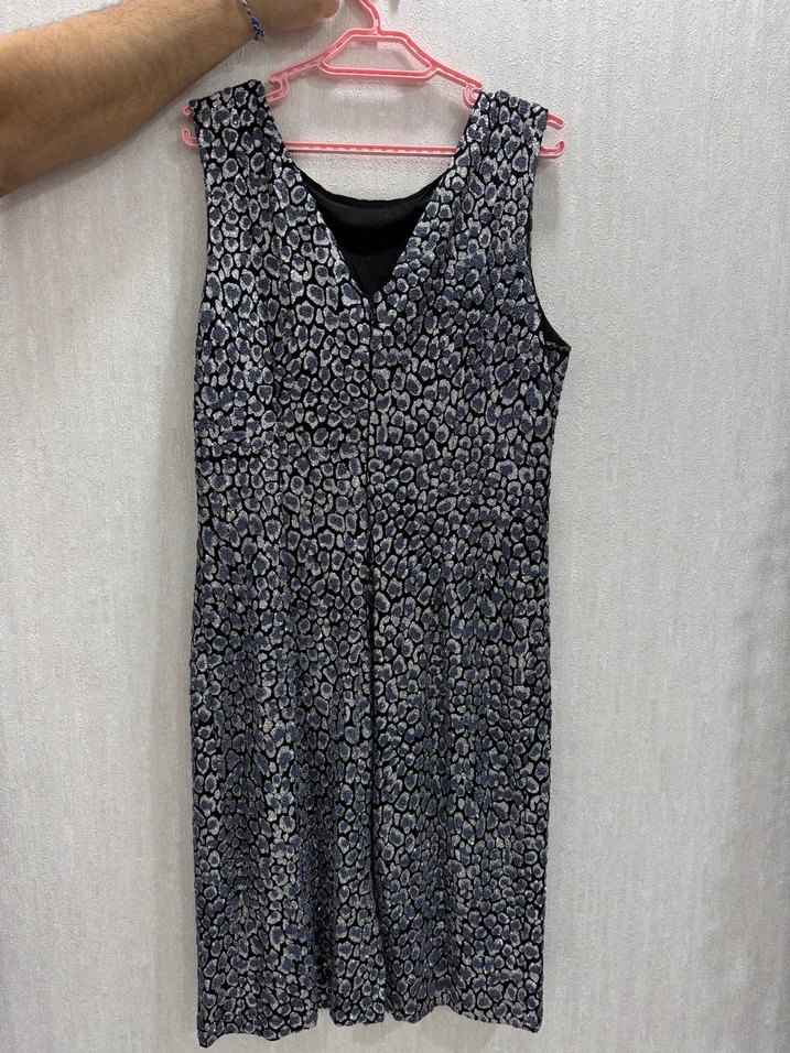 Gri Pul Detaylı Midi Elbise - Görsel 2