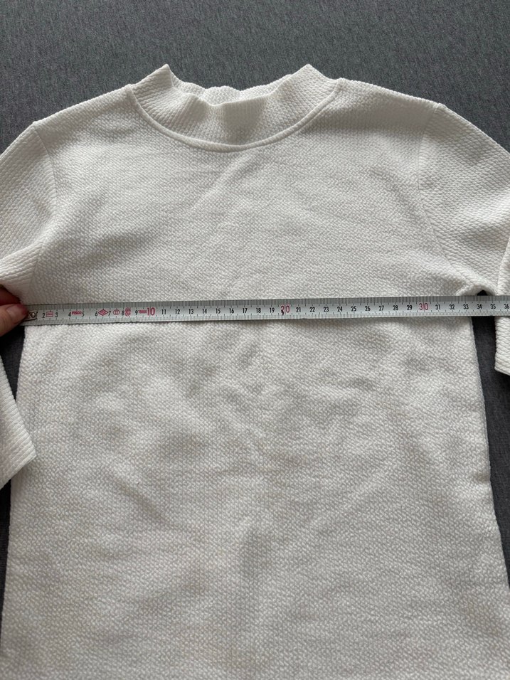 Beyaz Yüksek Yakalı Kadın Triko - Görsel 2