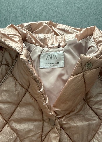 Parlak Bej Kapüşonlu Kız Mont - Görsel 3