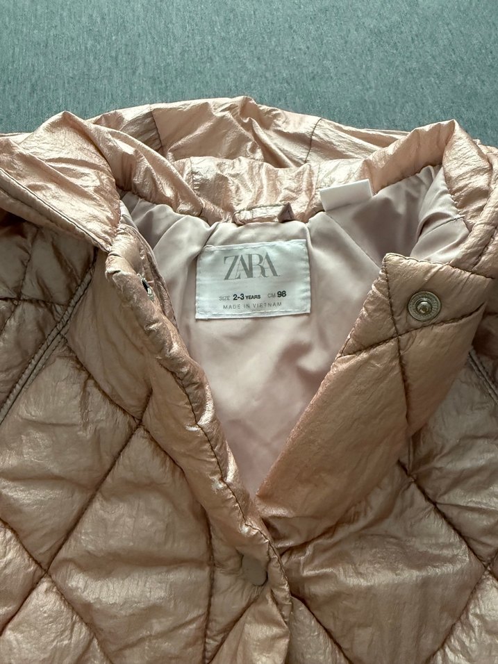 Parlak Bej Kapüşonlu Kız Mont - Görsel 3