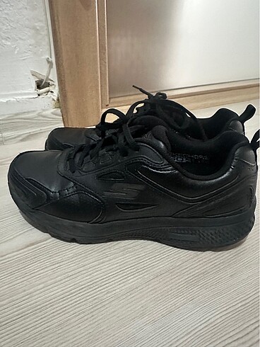 38,5 Beden siyah Renk Skechers ayakkabı