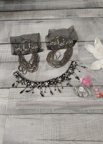 Beden gri Renk Düğme ve dikiş aksesuarları