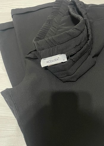 Kadın Siyah Kemerli Kumaş Pantolon - Görsel 2